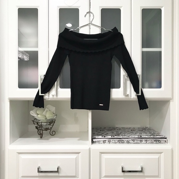 Super Soft Off-Shoulder Scallop Edge Top - NWTags - Picture 2 of 10